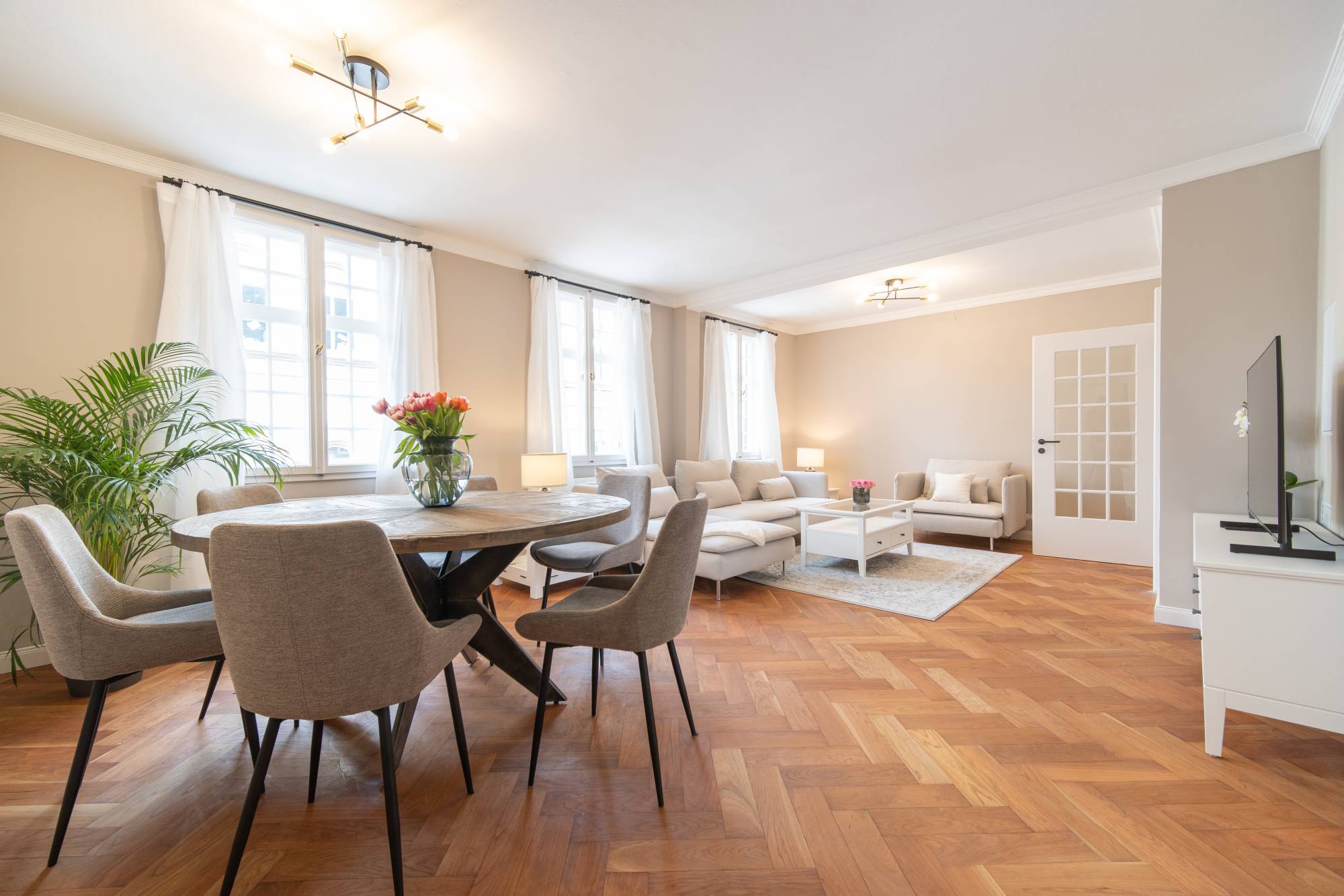 Luxury-Suites-Rathaus-1-OG_Friche-Design003